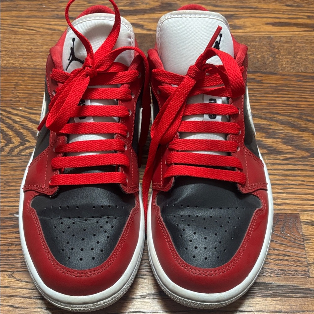 Nike Black and Red Athletic Sneakers